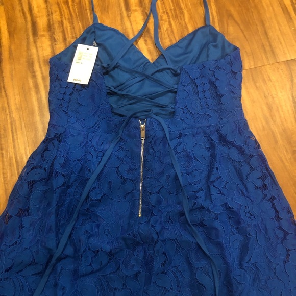 Blue lace strappy dress - Picture 3 of 5